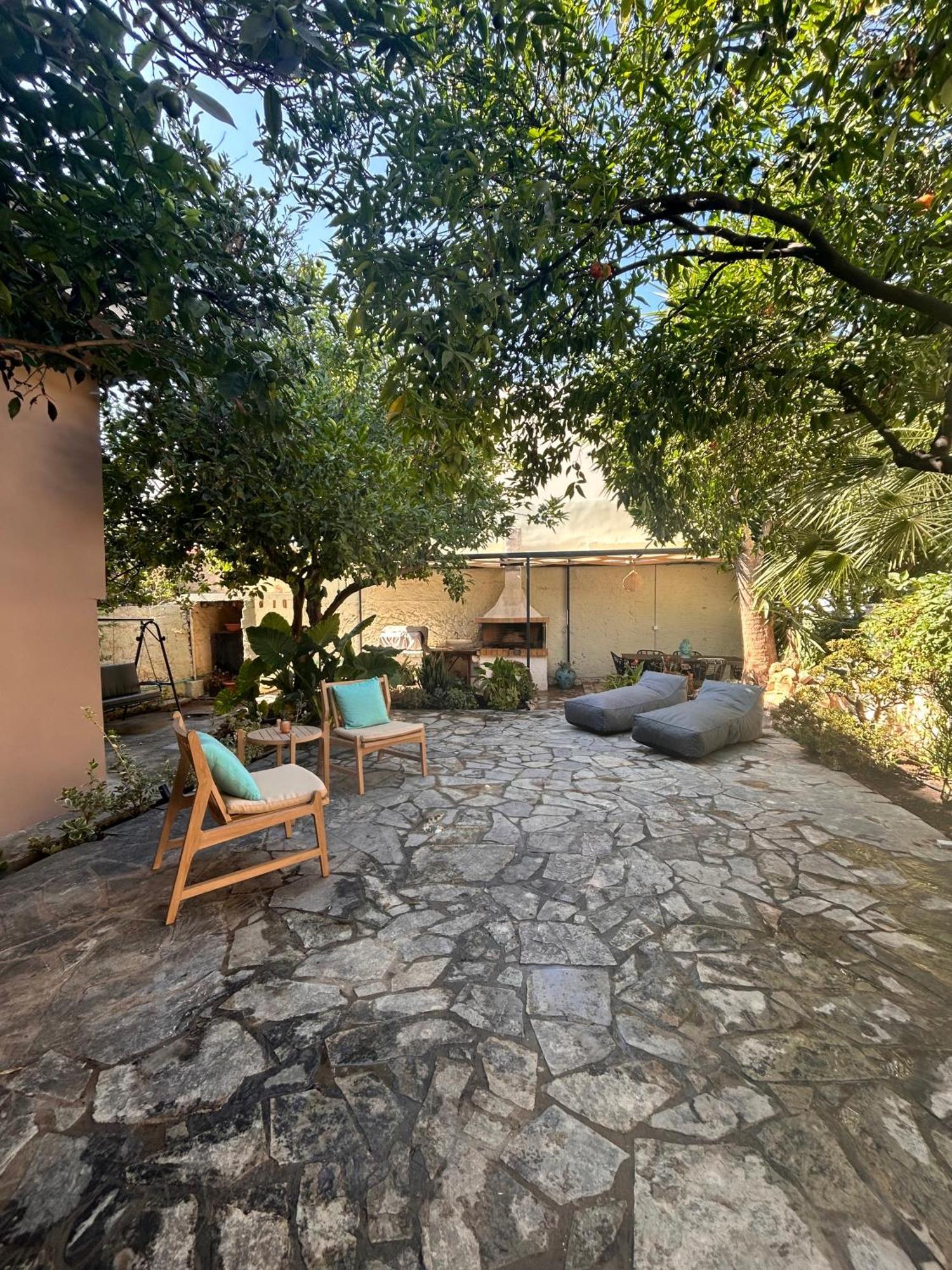 Joyful Secret Garden House Hébergement de vacances La Canée