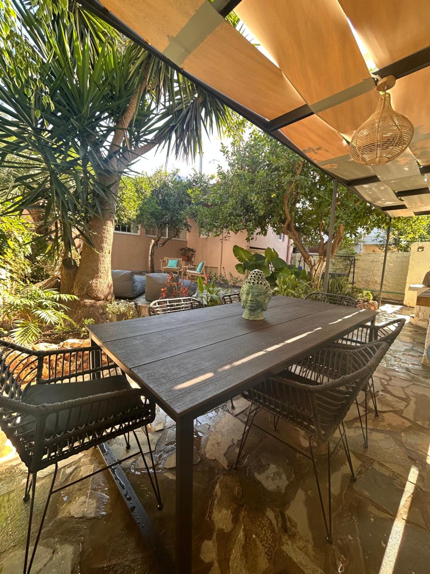 Joyful Secret Garden House La Canée
